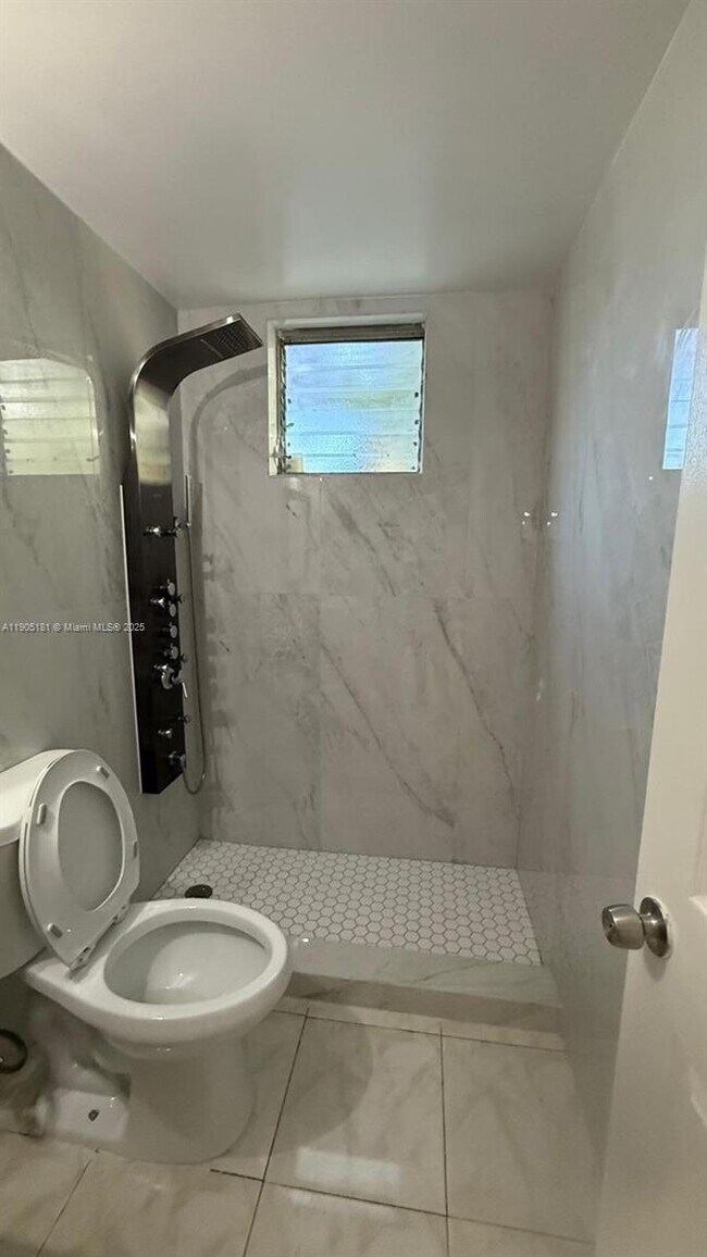 Building Photo - 2127 Cleveland St