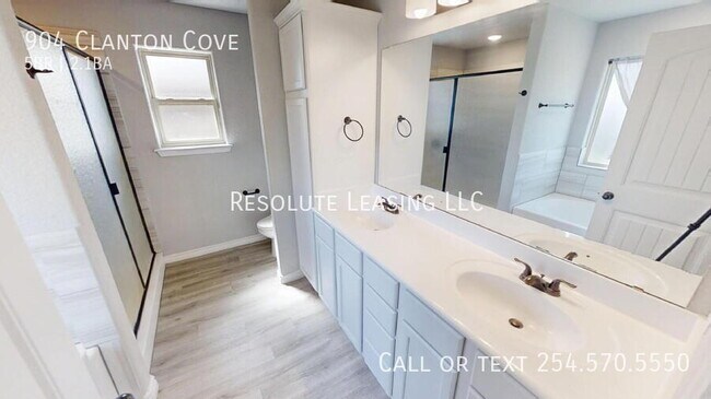Building Photo - 904 Clanton Cove