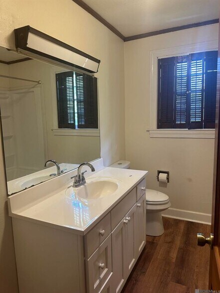 Building Photo - 9161 Meadowood St