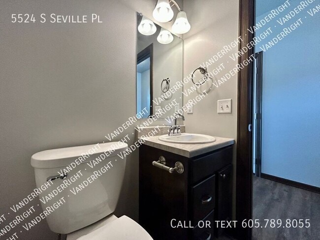 Building Photo - 5524 Seville Pl