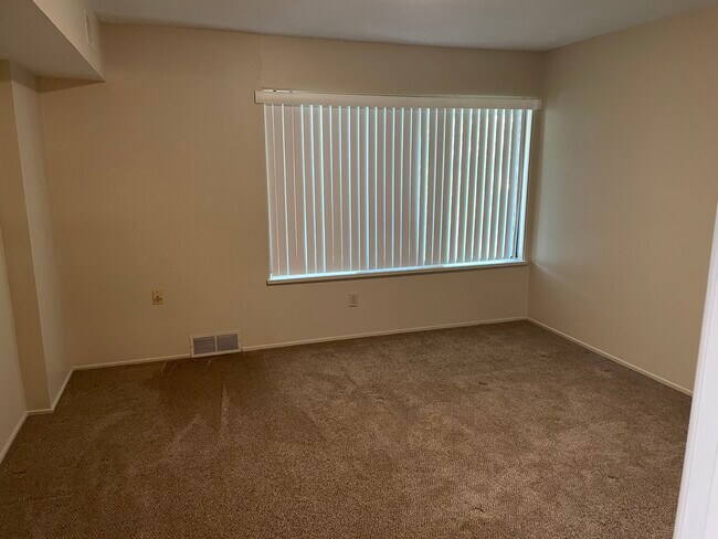 Bedroom - 2118 Pauline Blvd