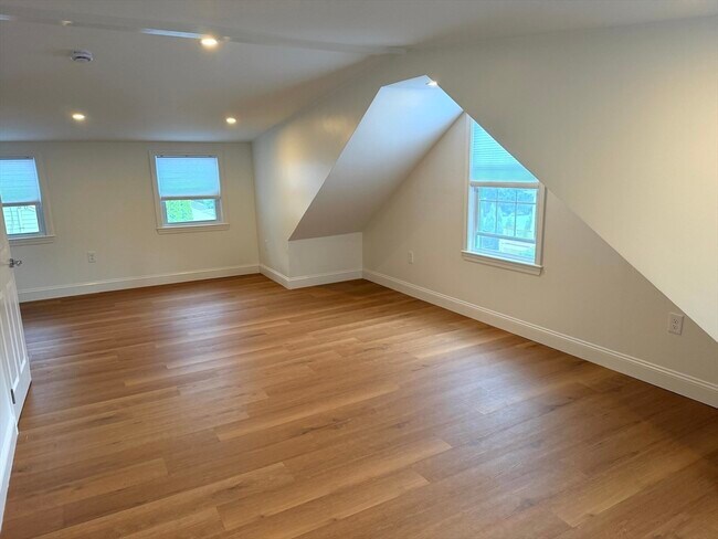 Building Photo - 52 Evans Rd