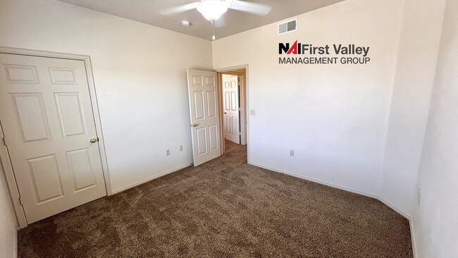 Building Photo - 3 Bedrooms, 2 Baths