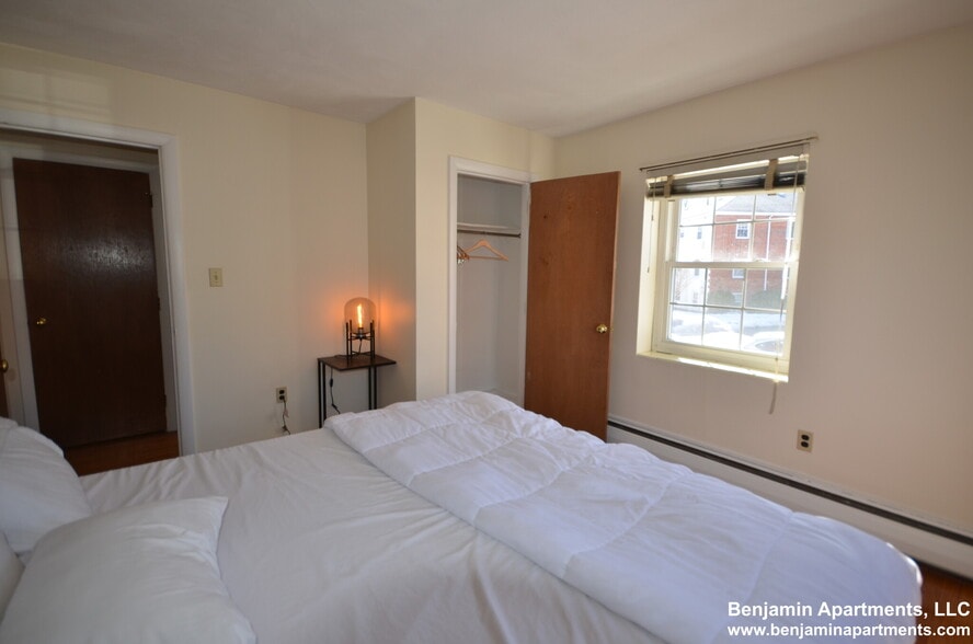 Building Photo - 3 Brattle Dr