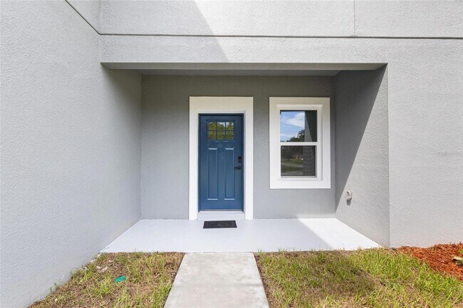 Building Photo - 1071 W Hampshire Blvd