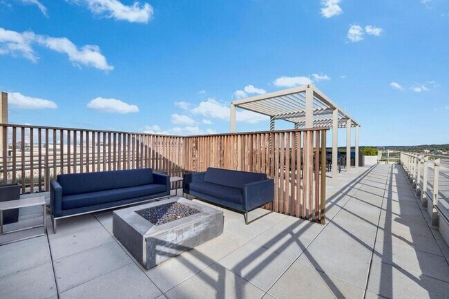 Building Photo - 88 V St SW