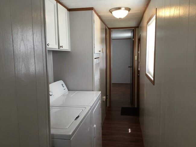 Building Photo - Recently Remodeled Two Bedroom/1 Bath Mobile Home near Downtown Clover!!