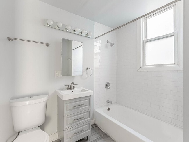 Building Photo - 1521 Grove Ave