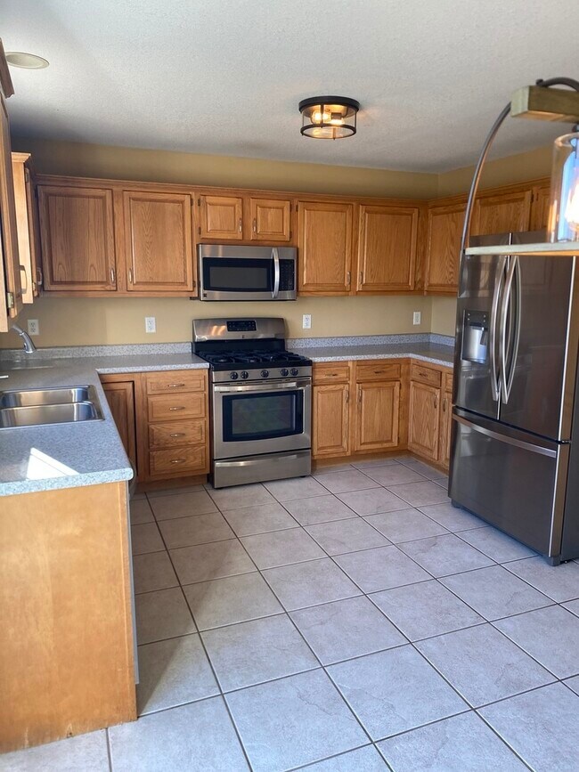 Building Photo - 1835 Marina Dr