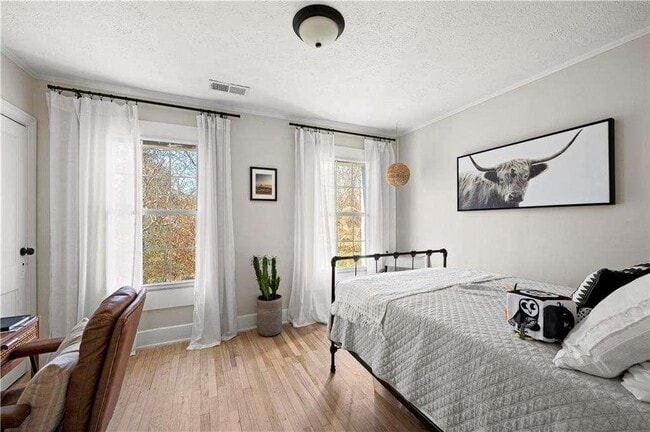 Building Photo - 443 3rd Ave