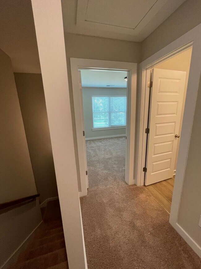 Building Photo - Home for Rent in Weaver, AL!!! View with 4...
