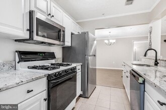 Building Photo - 653 Burtons Cove Way