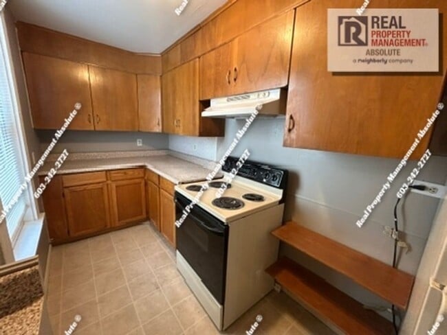 Building Photo - Large First-Floor 3BR Near Downtown Manchester