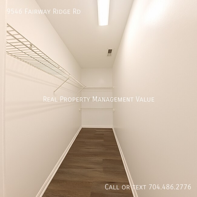 Building Photo - 9546 Fairway Ridge Rd