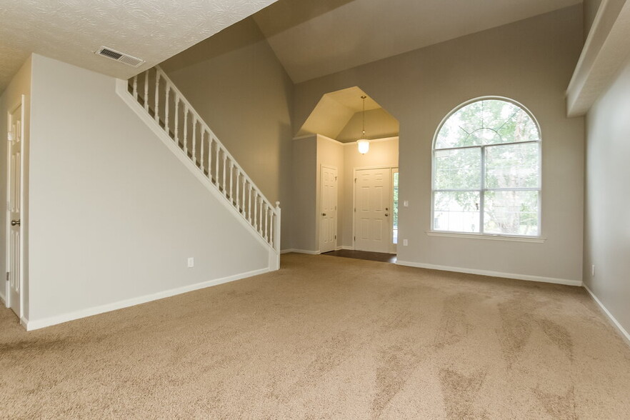 Building Photo - 650 Compton Ln