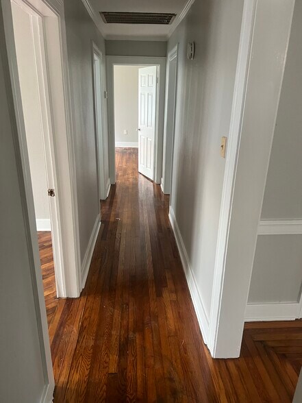 Building Photo - 5519 Lavey Ln