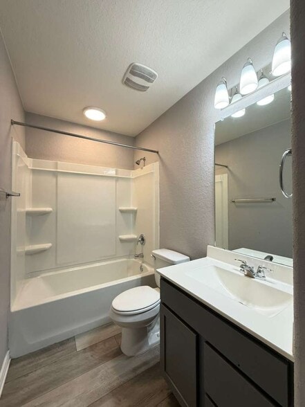 Building Photo - 323 Deer Crest Dr