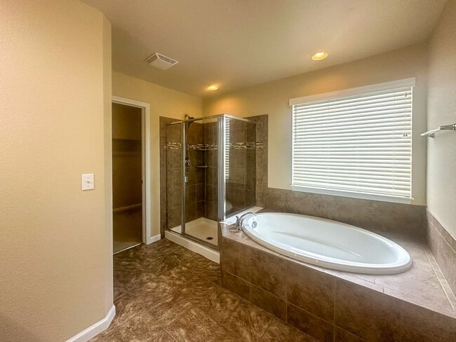 Building Photo - The price can't be beat!