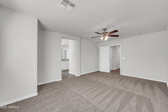 Building Photo - 935 E Agua Fria Ln