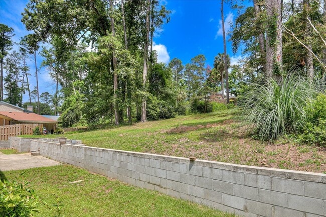 Building Photo - 986 Campbellton Dr