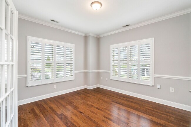 Building Photo - 4935 Willow Bluff Cir