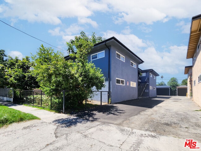 Building Photo - 2917 N Coolidge Ave