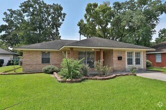 Building Photo - 10306 Oboe Dr
