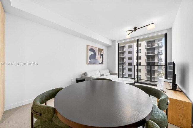 Building Photo - 11 NE 6th St