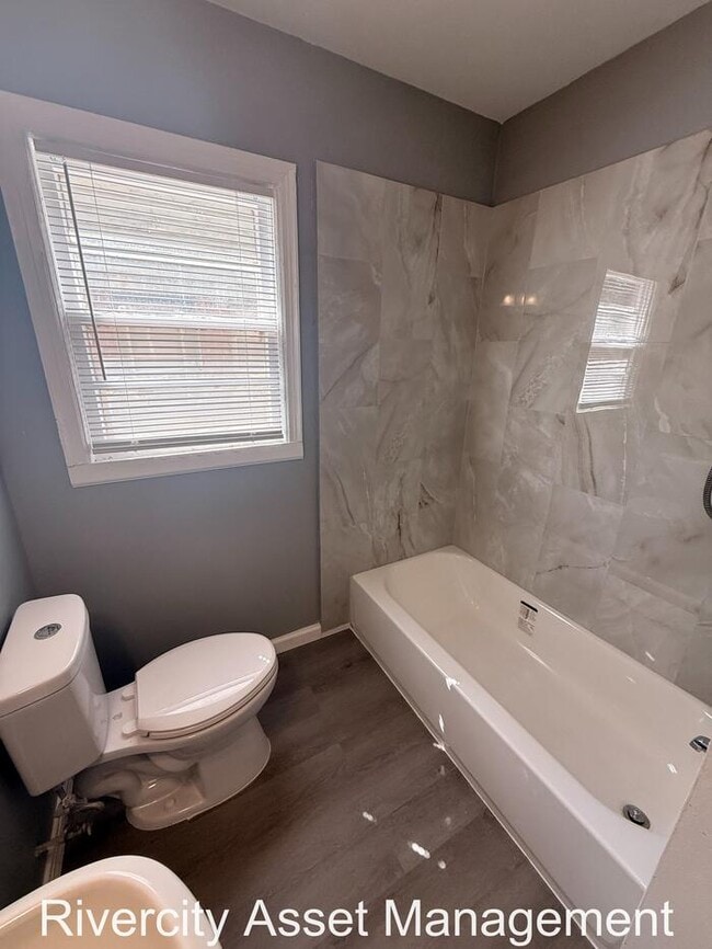 Building Photo - DUPLEX WITH NICE AMENTIES!!!! Section 8 Welcomed!!!!!