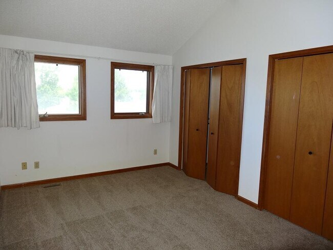 Building Photo - RB4618/4620 W 14th Street