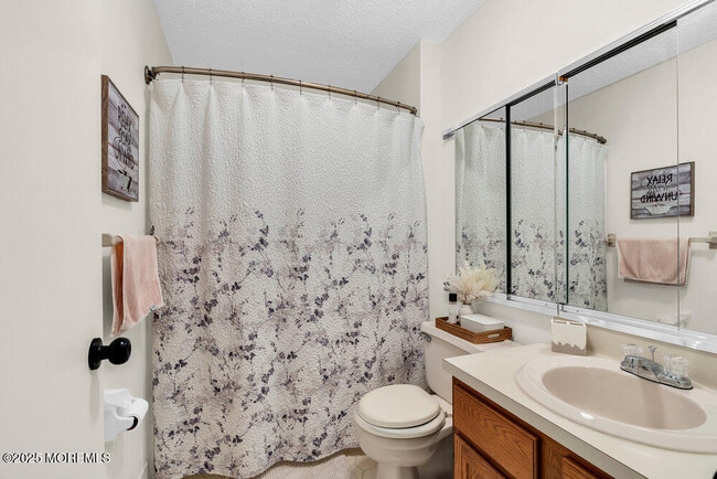 Building Photo - 29 Shore Dr