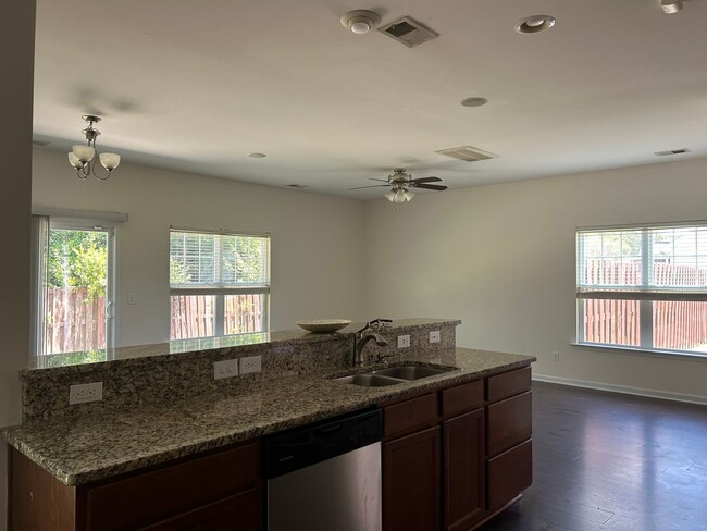 Building Photo - **HOLIDAY MOVE-IN SPECIAL: $300 OFF 1st MO...