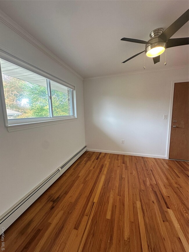 Building Photo - 12 Central Dr