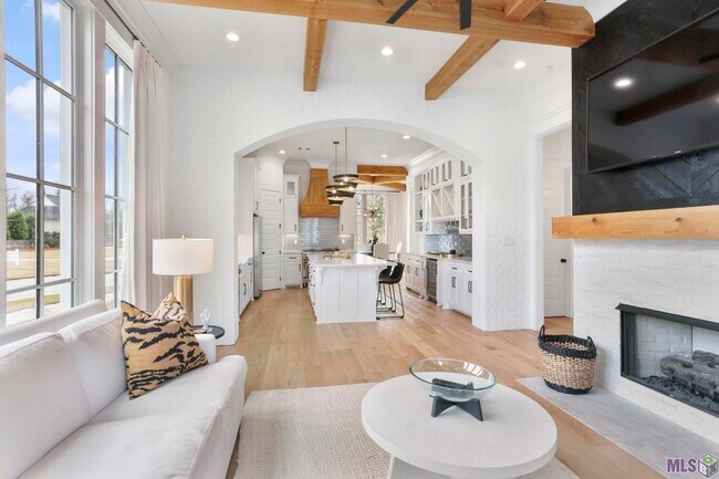 Building Photo - 3305 Pointe-Marie Dr