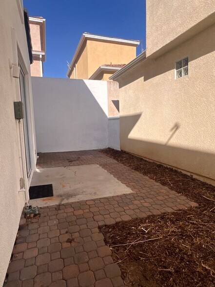 Building Photo - 27934 Crown Ct Cir