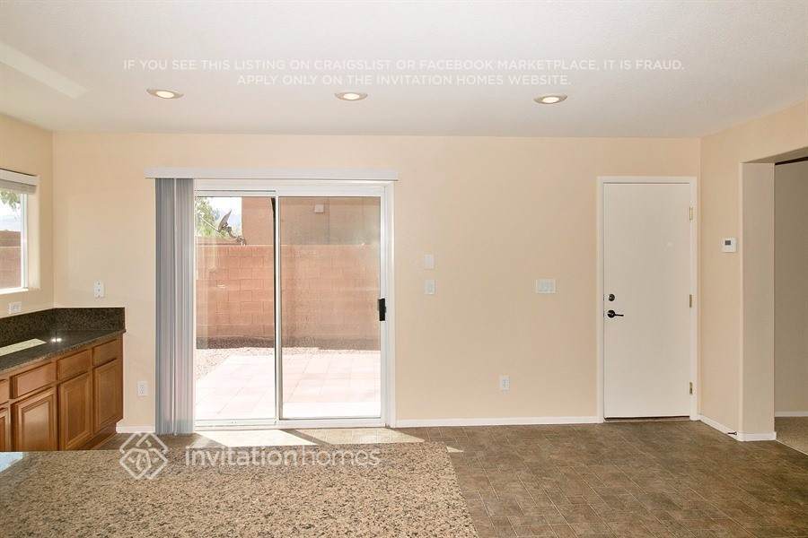 Building Photo - 553 Port Talbot Ave