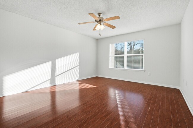 Building Photo - 4227 Shadow Ln