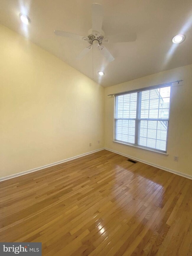 Building Photo - 372 Tuvira Ln