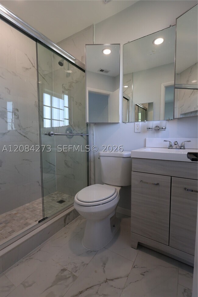 Building Photo - 3610 SW 106th Ave
