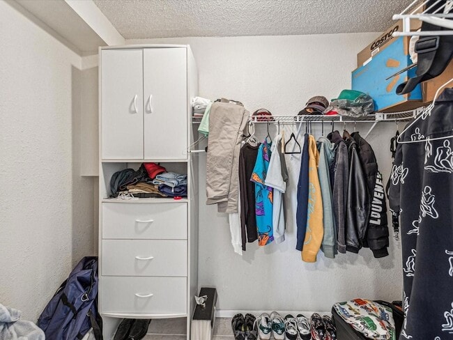 Building Photo - 255 Dolphin Point