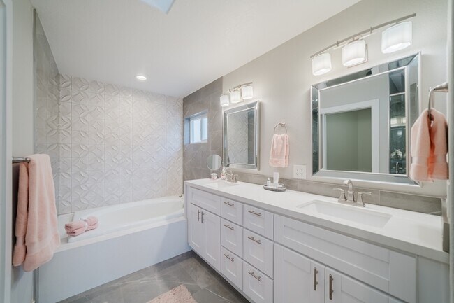 Building Photo - 7528 Navigator Cir