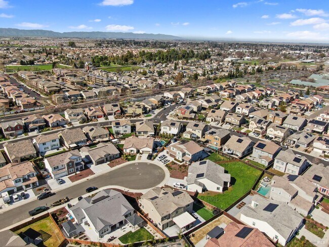 Building Photo - 1245 Pacific Pl