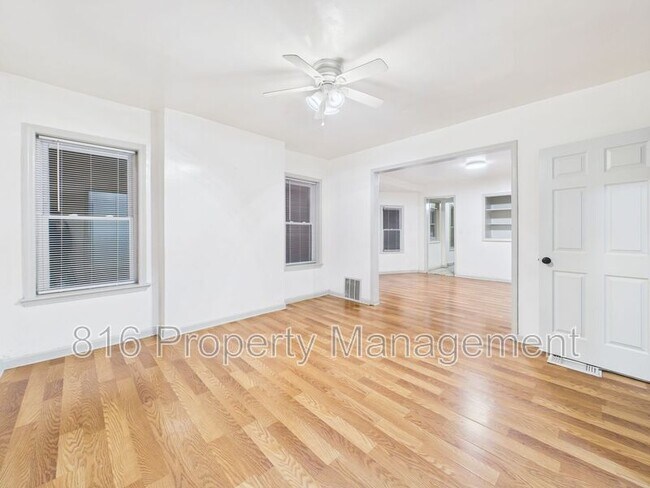 Primary Photo - 2710 Park Ave