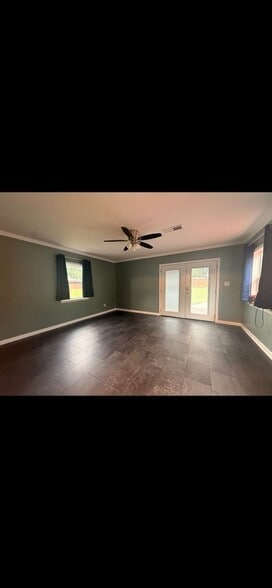 Building Photo - 304 Heatherwood Dr
