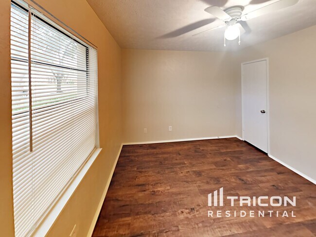 Building Photo - 7125 Hardwood Trail