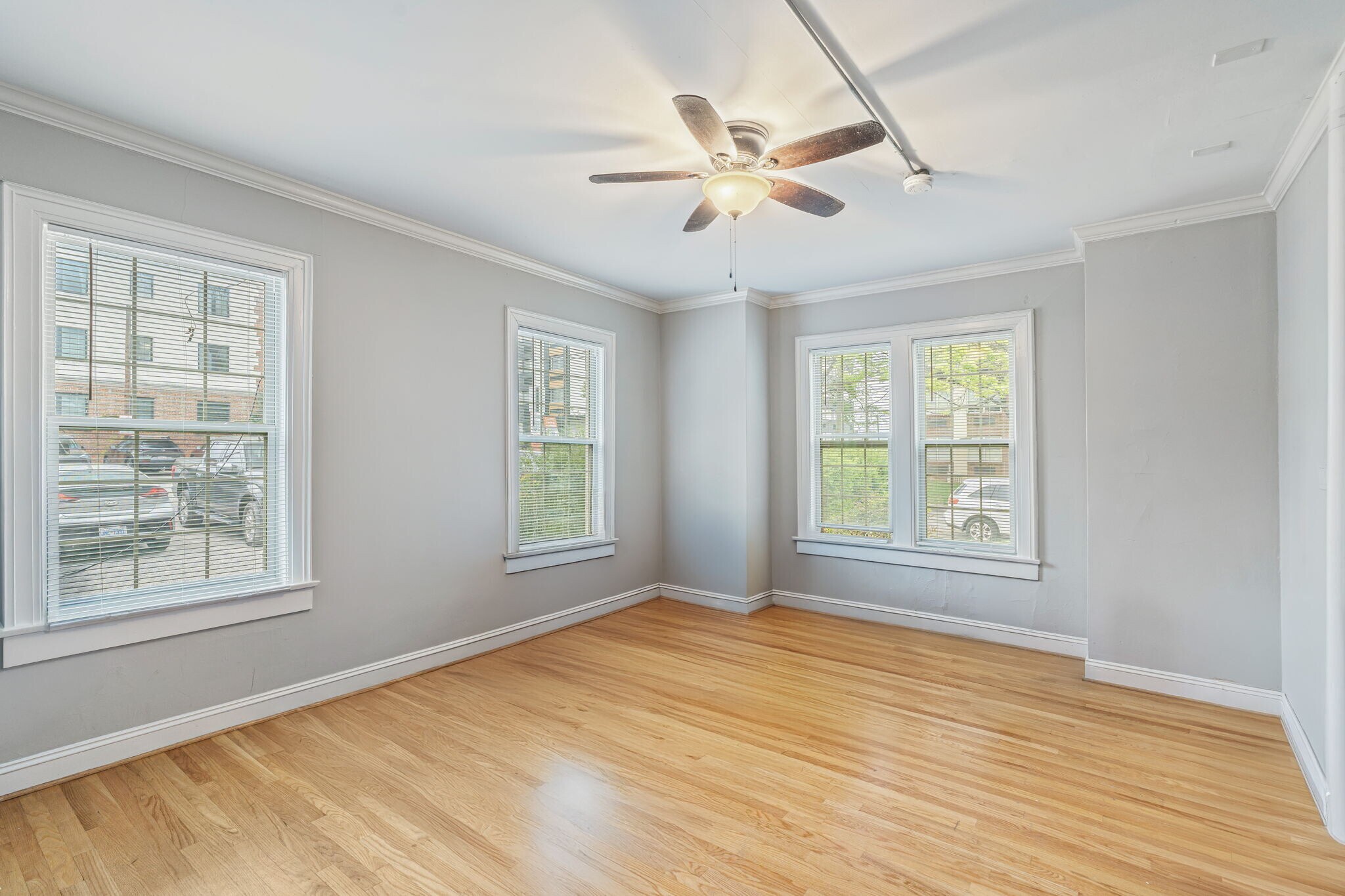 Building Photo - 1606 Laurel Ave