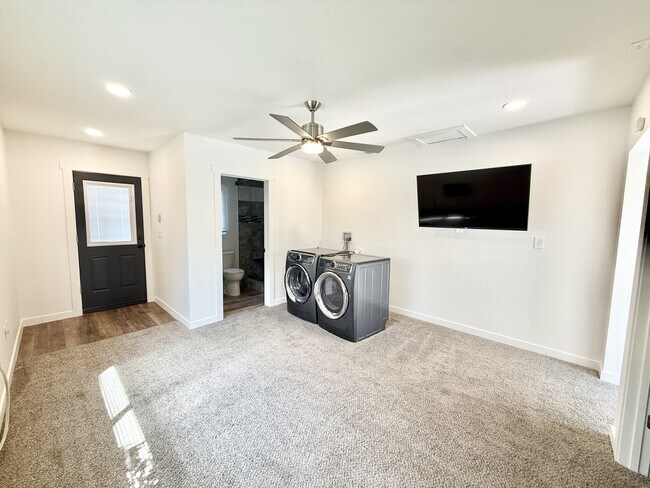 Building Photo - 2442 Mountain View Dr