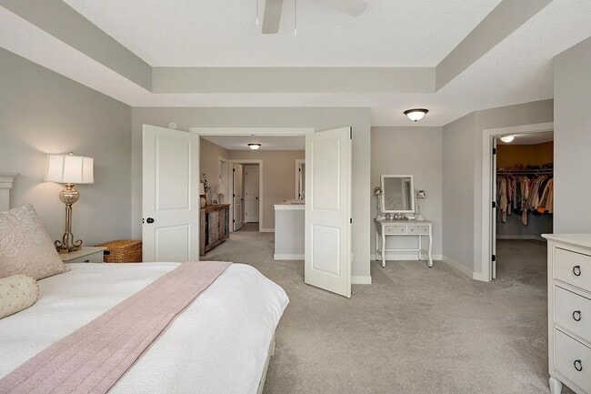 Building Photo - Absolutely stunning woodbury property for ...