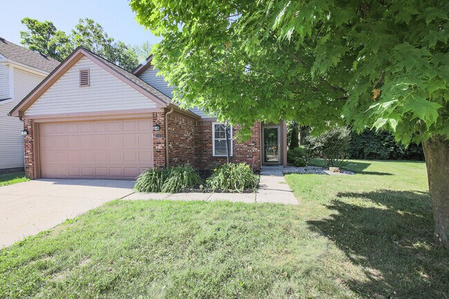 Building Photo - The Gardens North