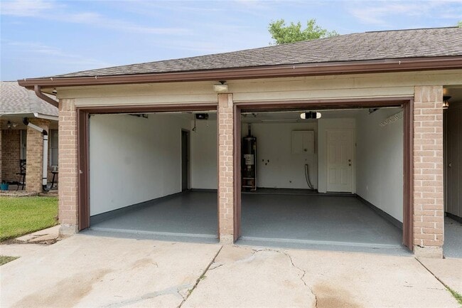Building Photo - 4907 Fairdale St